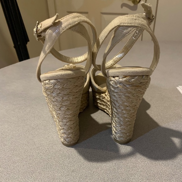 White House Black Market Beige Platform Wedge Sandals sz 8 M - Picture 5 of 7